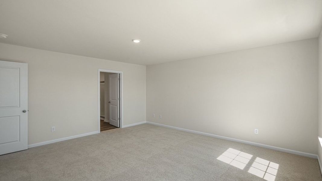 Spacious, unfurnished interior of a new home in Madeline Farm, New Bern (Image 22).