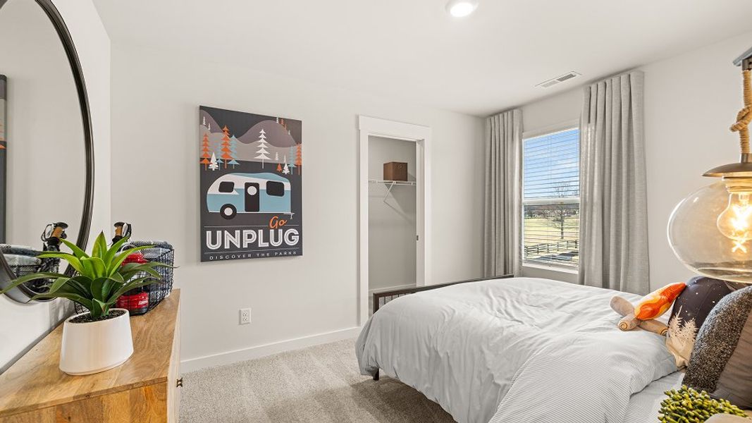 3731 Hawthorne Bed4 1of3 F2 3731 Hawthorne Bed4 1of3 F2