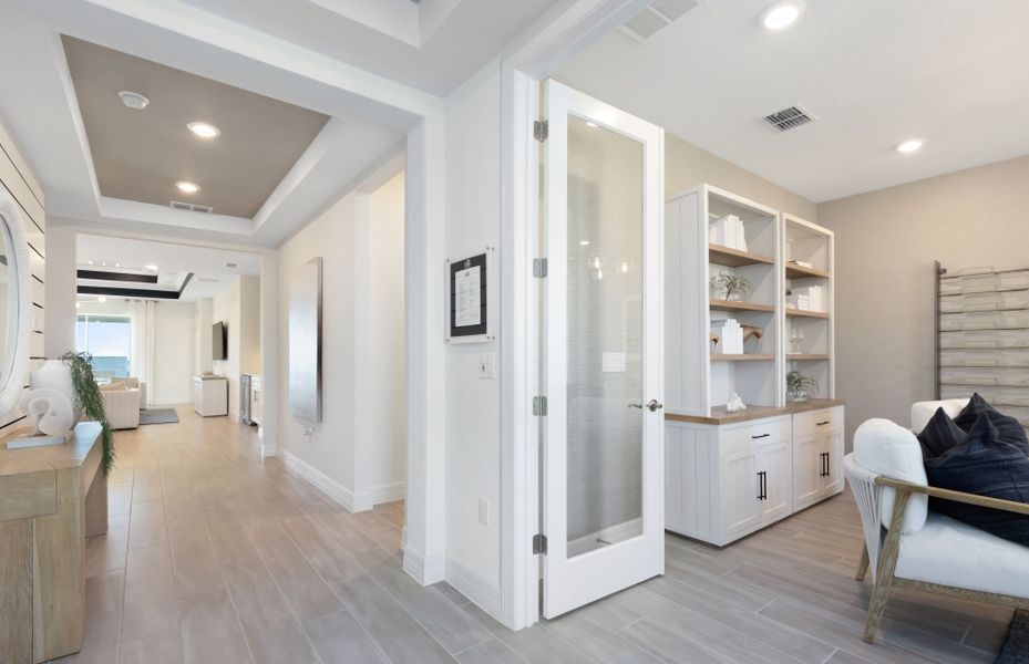 Representative furnished interior of a home built from the Mahogany Grand by Pulte Homes in Lakehaven Estates, Clermont (Image 10). Representative furnished interior of a home built from the Mahogany Grand by Pulte Homes in Lakehaven Estates, Clermont (Image 10).