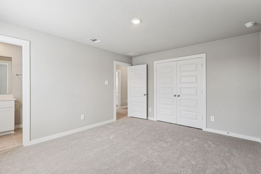 Spacious, unfurnished interior of a new home in Massey Oaks - Premier Series, Pearland (Image 24). Spacious, unfurnished interior of a new home in Massey Oaks - Premier Series, Pearland (Image 24).