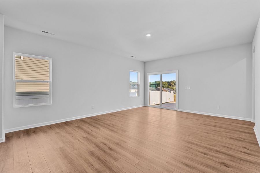 Spacious, unfurnished interior of a new home in Hanes Lake, Winston-Salem (Image 24).