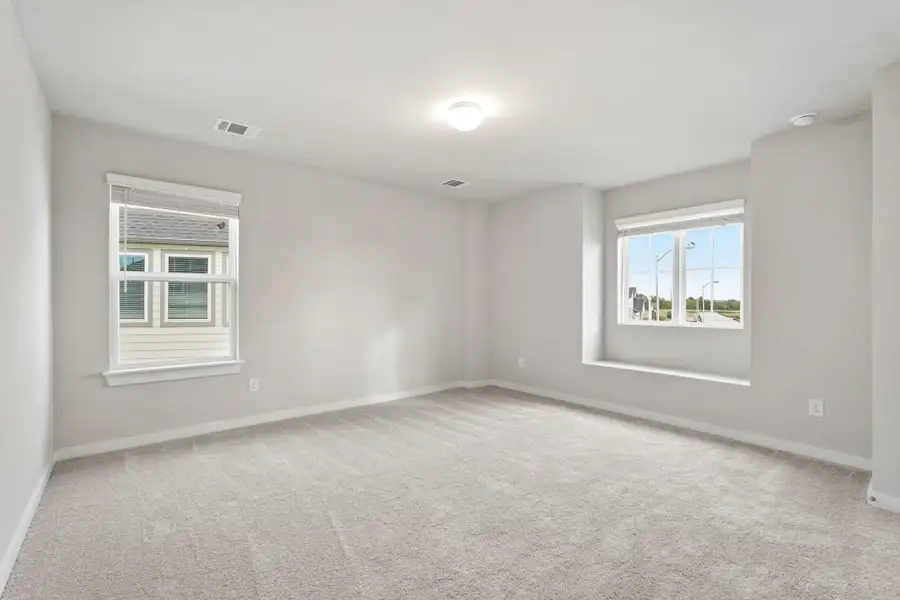 Spacious, unfurnished interior of a new home in Morton Creek Ranch, Katy (Image 15).