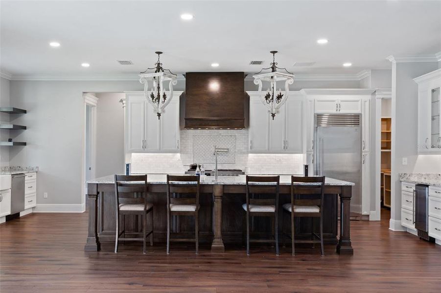 Furnished interior view inside a new home in , Thonotosassa (Image 13).