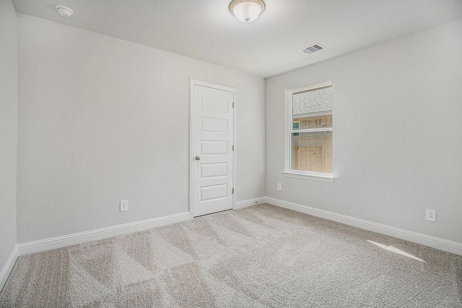 Spacious, unfurnished interior of a new home in Kiber Reserve, Angleton (Image 15).