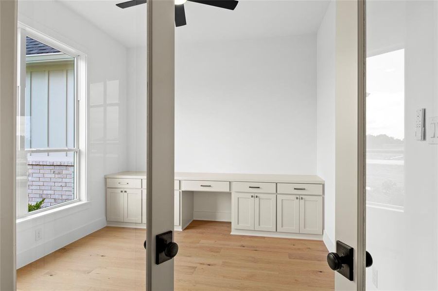 Furnished interior view inside a new home in , Waxahachie (Image 14).