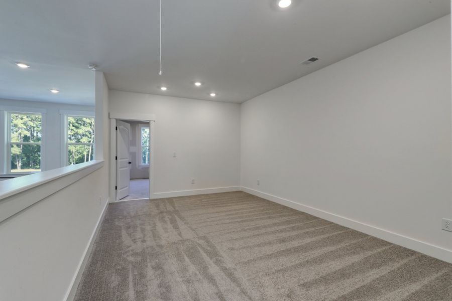 Spacious, unfurnished interior of a new home in Bally Castle, Murrells Inlet (Image 27).
