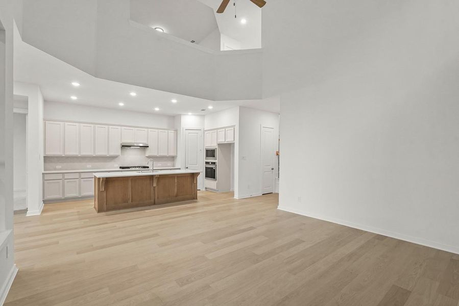 Family Room & Kitchen Family Room & Kitchen