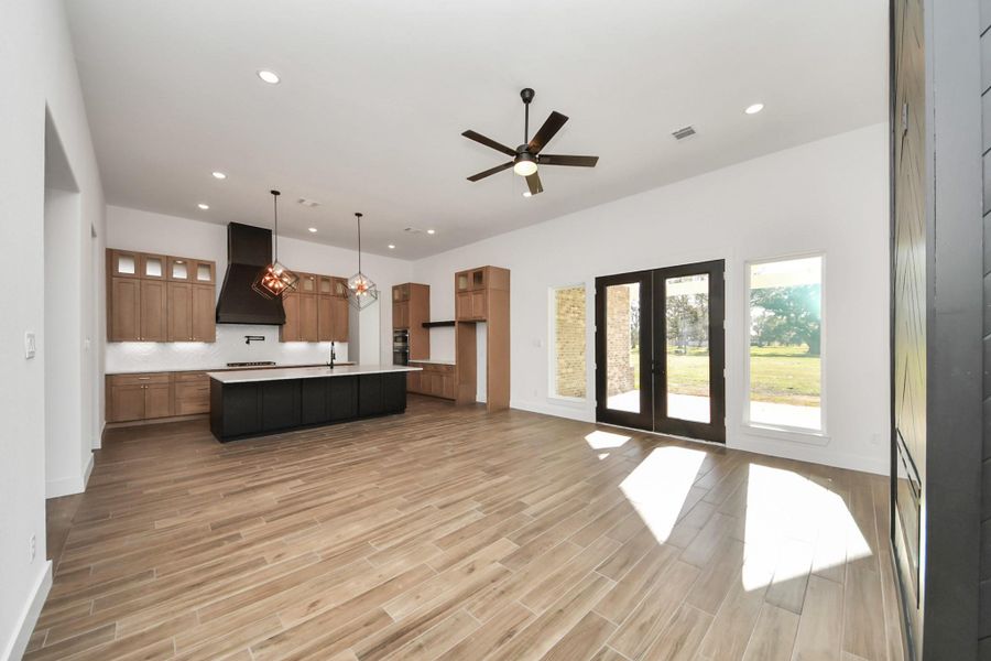 Open Concept / High Ceilings