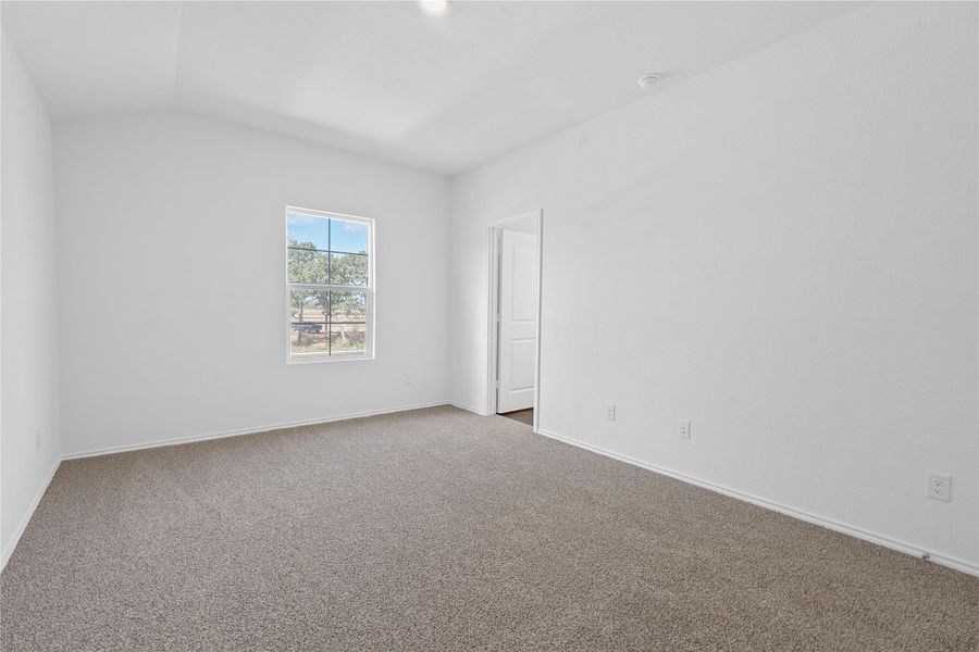 Spacious, unfurnished interior of a new home in Valverde, Bastrop (Image 21).