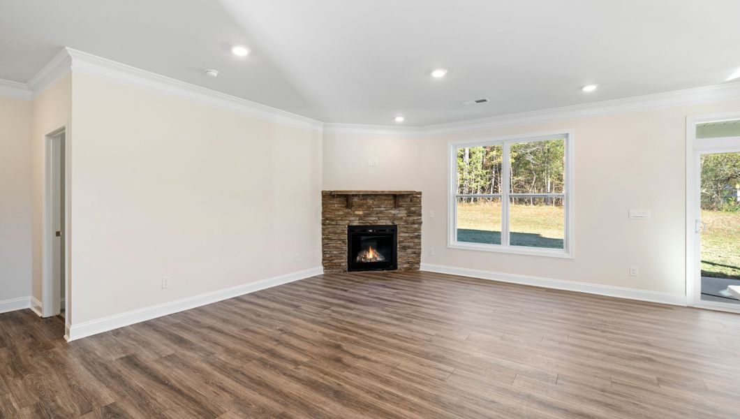 Representative unfurnished interior of a home built from the LONDON by D.R. Horton in Adams Glen, Greenville (Image 27).