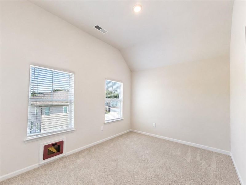 Spacious, unfurnished interior of a new home in Stonegate, Atlanta (Image 12).