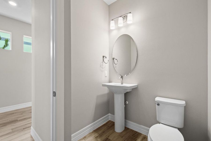 12313FrontlineLane(9)