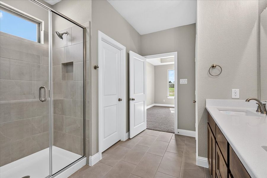 Furnished interior view inside a new home in The Ranches at Valley View, Springtown (Image 18).