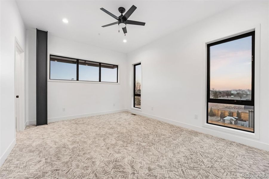 Spacious, unfurnished interior of a new home in , Superior (Image 20).