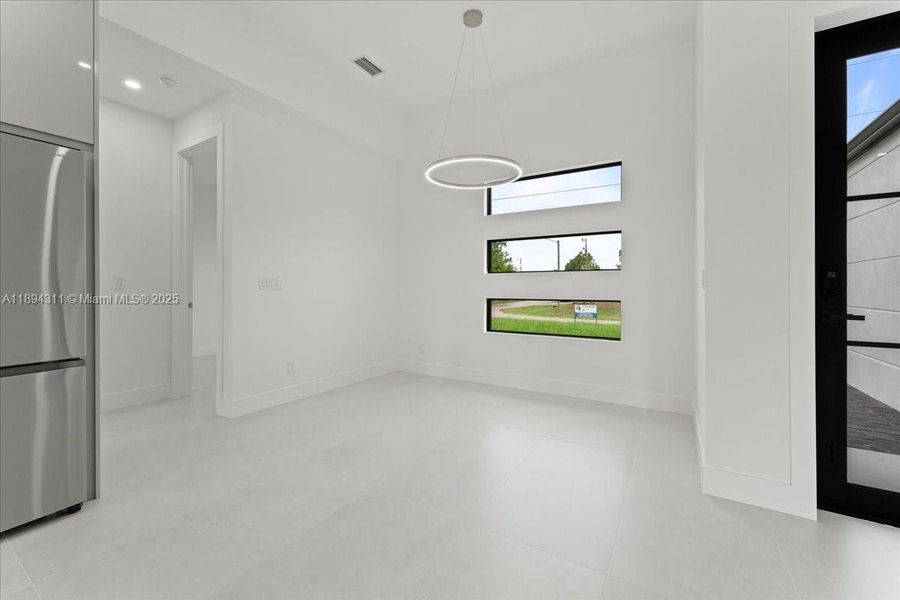 Spacious, unfurnished interior of a new home in , Lehigh Acres (Image 22).