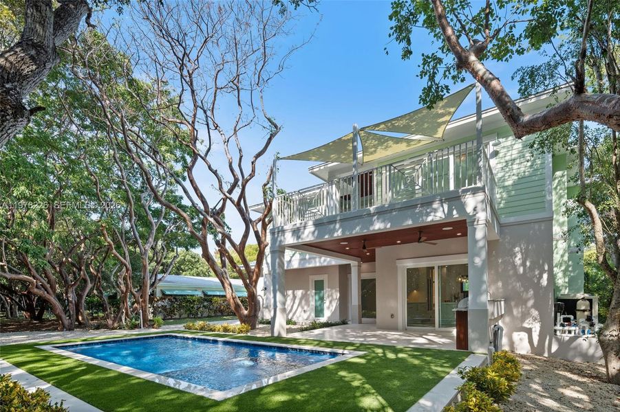 Exterior details and patio area of a home in , Islamorada, Village of Islands (Image 56).