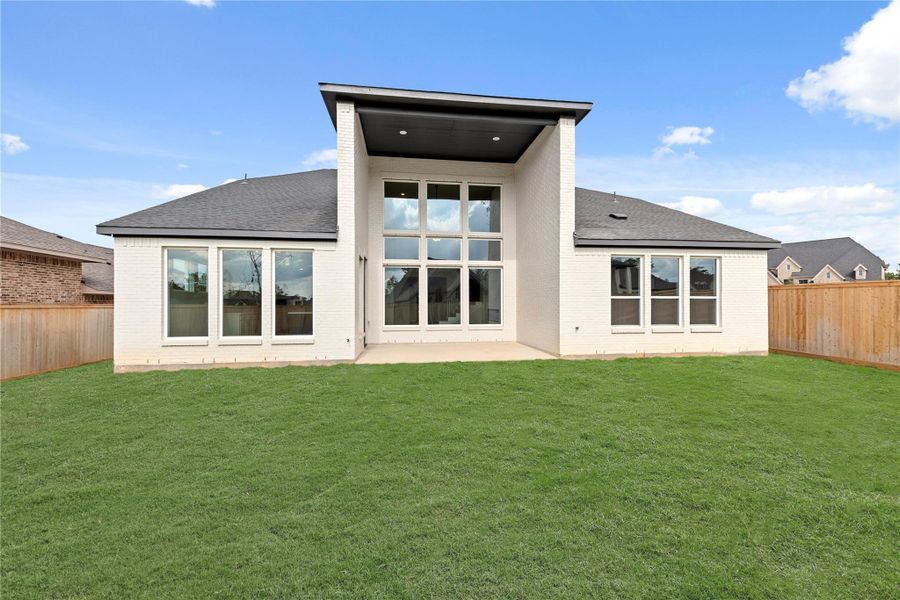 Exterior details and patio area of a home in Kresston - 65', Montgomery (Image 3).