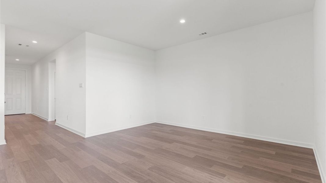 Spacious, unfurnished interior of a new home in Grand Cay Harbour, Texas City (Image 10). Spacious, unfurnished interior of a new home in Grand Cay Harbour, Texas City (Image 10).