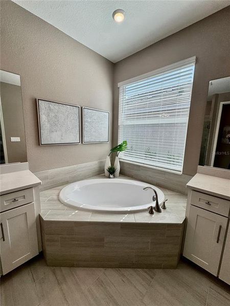 Furnished interior view inside a new home in , Lakewood Ranch (Image 8).