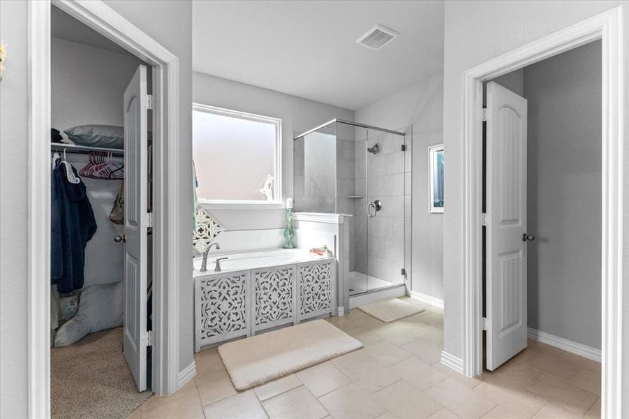 Furnished interior view inside a new home in Lakeview Heights, Azle (Image 16).