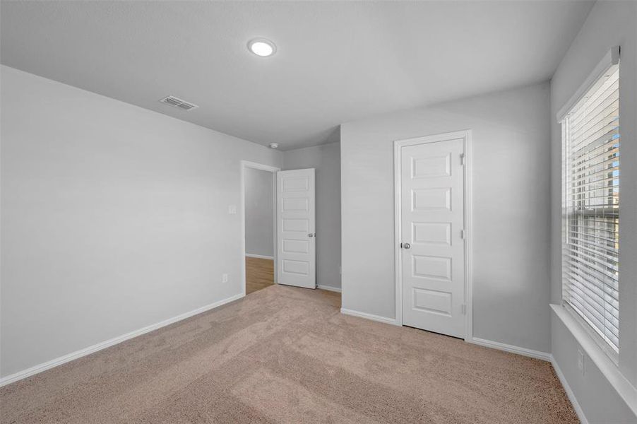 Spacious, unfurnished interior of a new home in Sagebrook, Argyle (Image 34). Spacious, unfurnished interior of a new home in Sagebrook, Argyle (Image 34).
