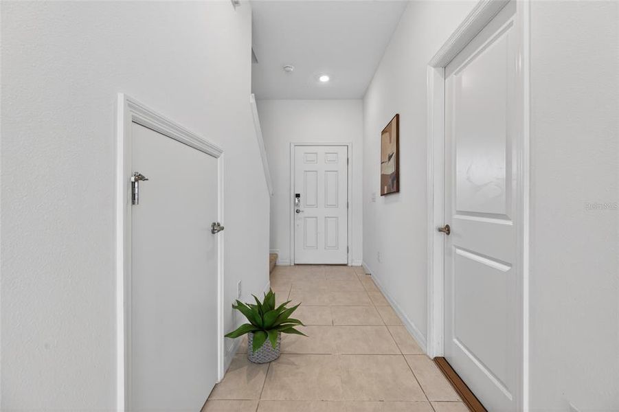 Spacious, unfurnished interior of a new home in , Wesley Chapel (Image 21).