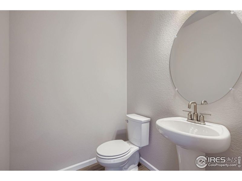 Half bath (level 2) Half bath (level 2)