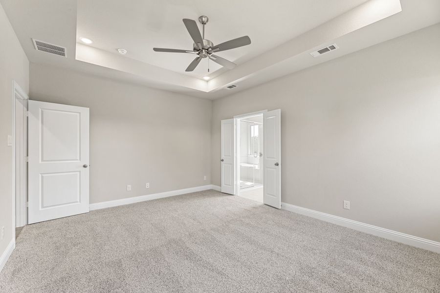 Spacious, unfurnished interior of a new home in Fair Oaks, Bridgeport (Image 27).