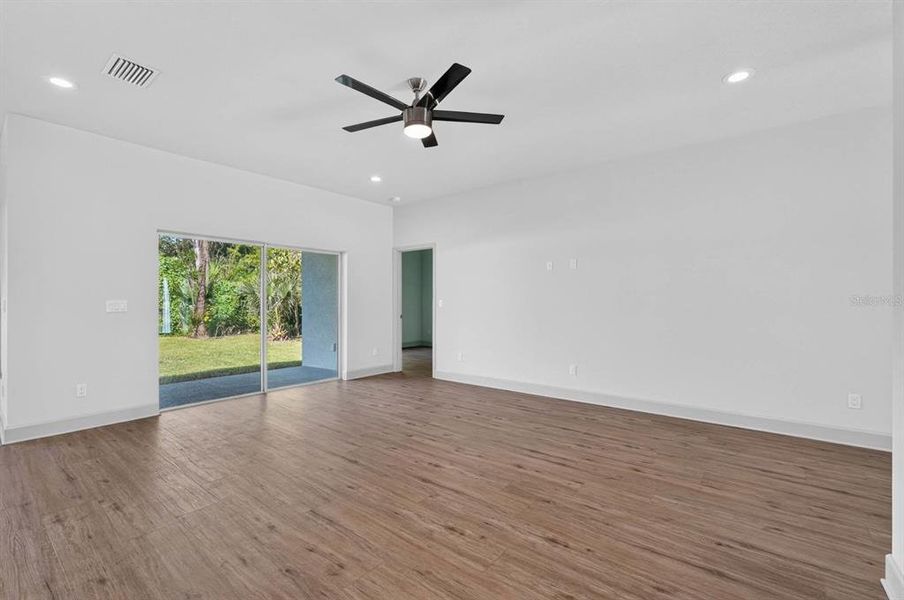 Spacious, unfurnished interior of a new home in , New Smyrna Beach (Image 37).