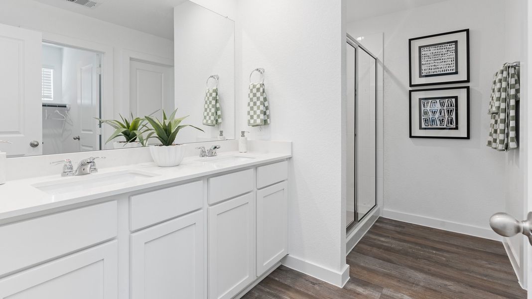 Representative furnished interior of a home built from the BOXWOOD by D.R. Horton in Legacy Village, Houston (Image 18).