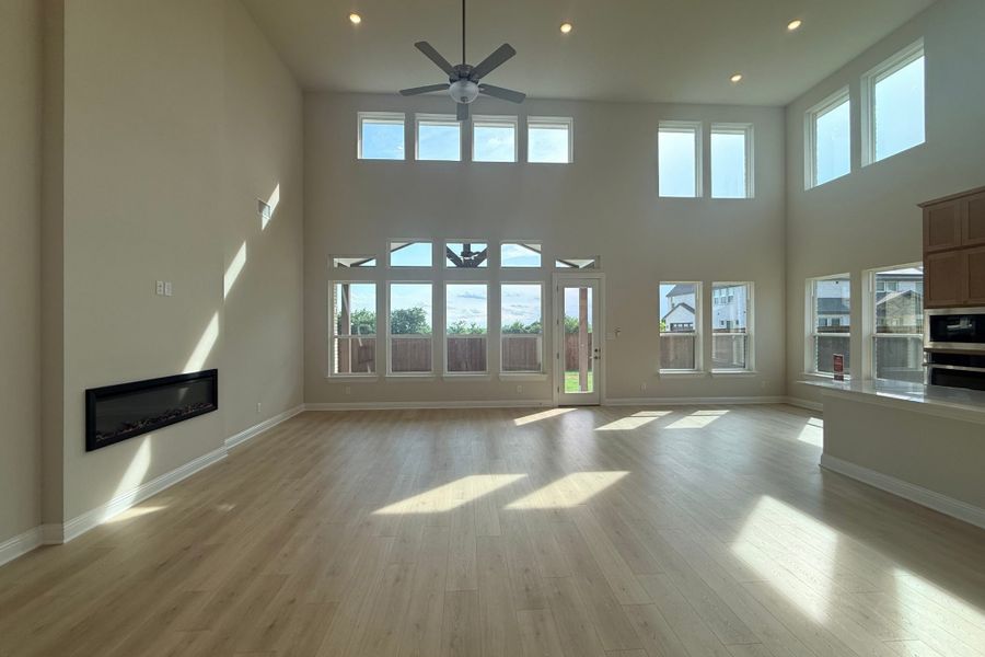 Spacious, unfurnished interior of a new home in Polo Ridge, Forney (Image 15). Spacious, unfurnished interior of a new home in Polo Ridge, Forney (Image 15).