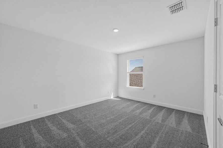 Spacious, unfurnished interior of a new home in Madero 50s, Fort Worth (Image 22).