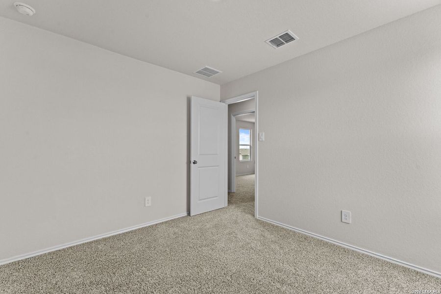 Spacious, unfurnished interior of a new home in Swenson Heights, Seguin (Image 10).
