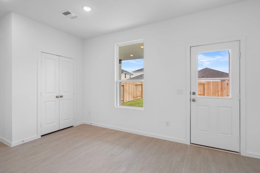 Dining Area Dining Area