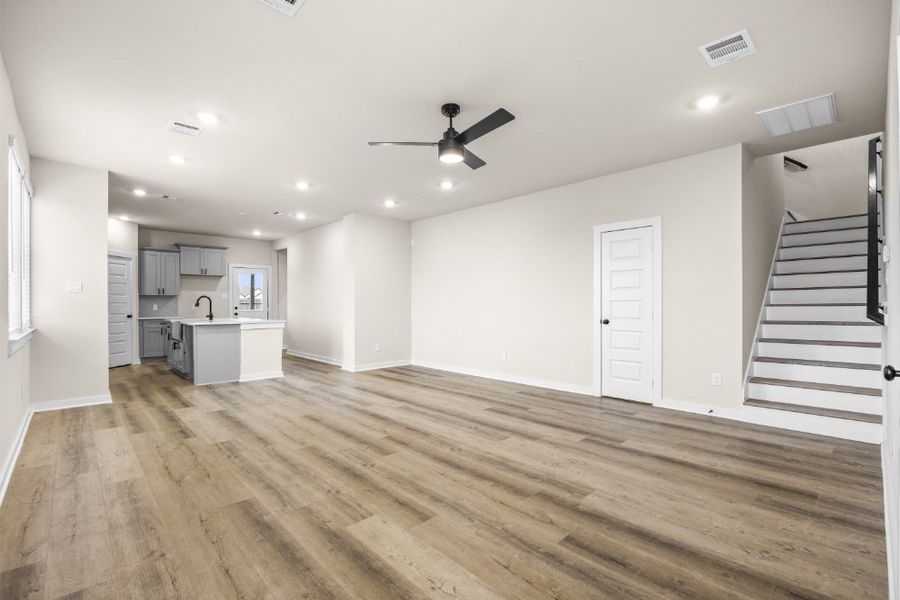 Spacious, unfurnished interior of a new home in Glendale Lakes, Rosharon (Image 52). Spacious, unfurnished interior of a new home in Glendale Lakes, Rosharon (Image 52).