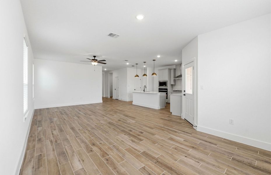 Spacious, unfurnished interior of a new home in Lagos, Manor (Image 31). Spacious, unfurnished interior of a new home in Lagos, Manor (Image 31).