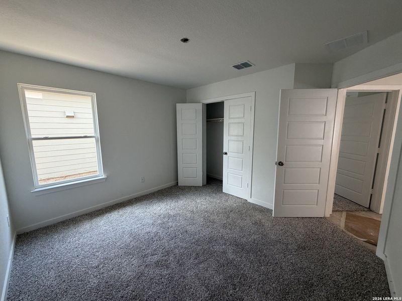 Spacious, unfurnished interior of a new home in Arroyo Ranch, Seguin (Image 4).