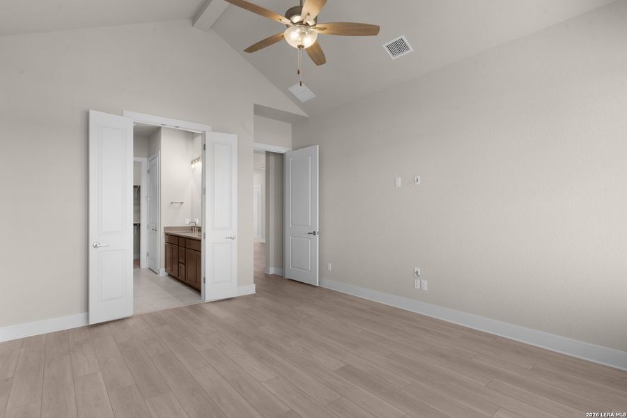 Spacious, unfurnished interior of a new home in Davis Ranch, San Antonio (Image 22). Spacious, unfurnished interior of a new home in Davis Ranch, San Antonio (Image 22).