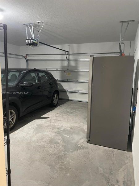 Spacious, unfurnished interior of a new home in , Winter Haven (Image 6).