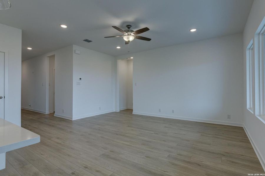 Spacious, unfurnished interior of a new home in Cordova Trails, Seguin (Image 14).