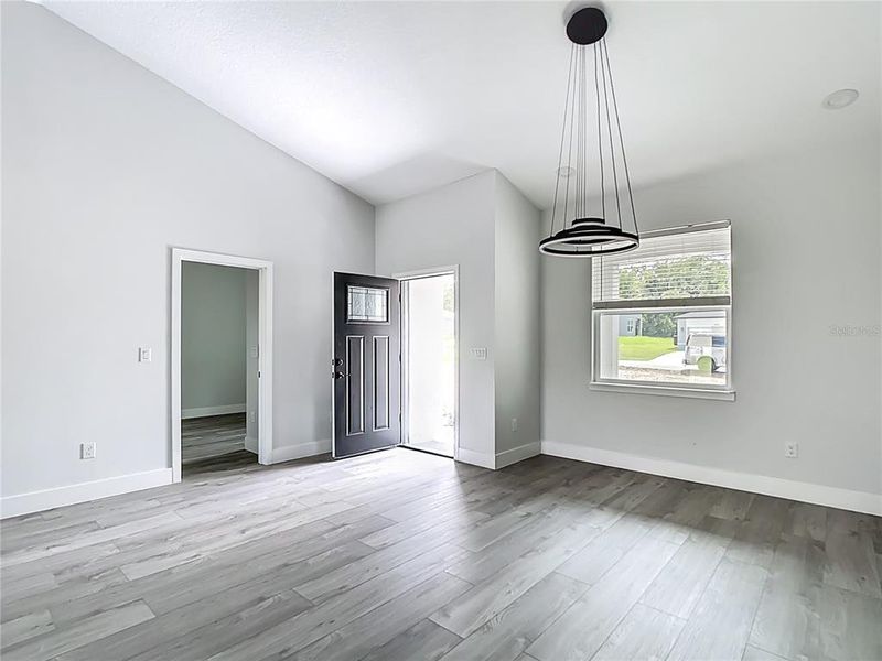 Spacious, unfurnished interior of a new home in , Ocala (Image 14).