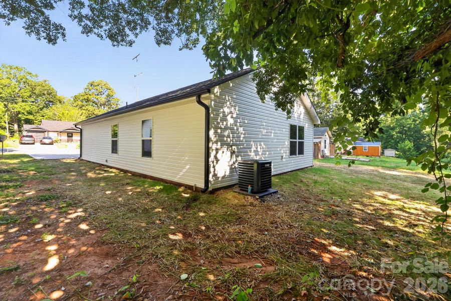 Exterior rear/side
