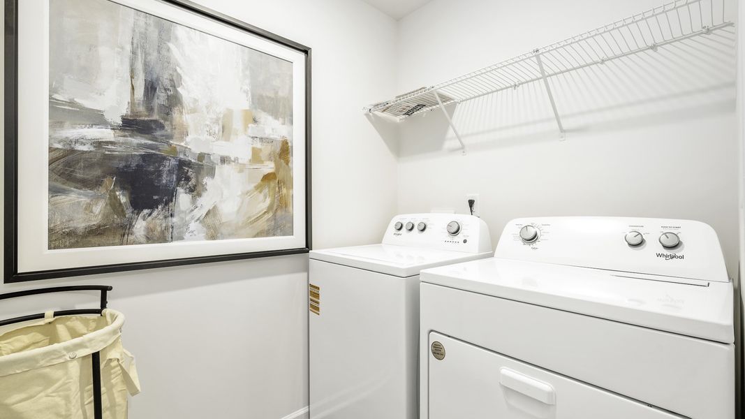 Representative interior finishes for a home built from the Hayden by D.R. Horton in Brookhaven, Greensboro (Image 19).