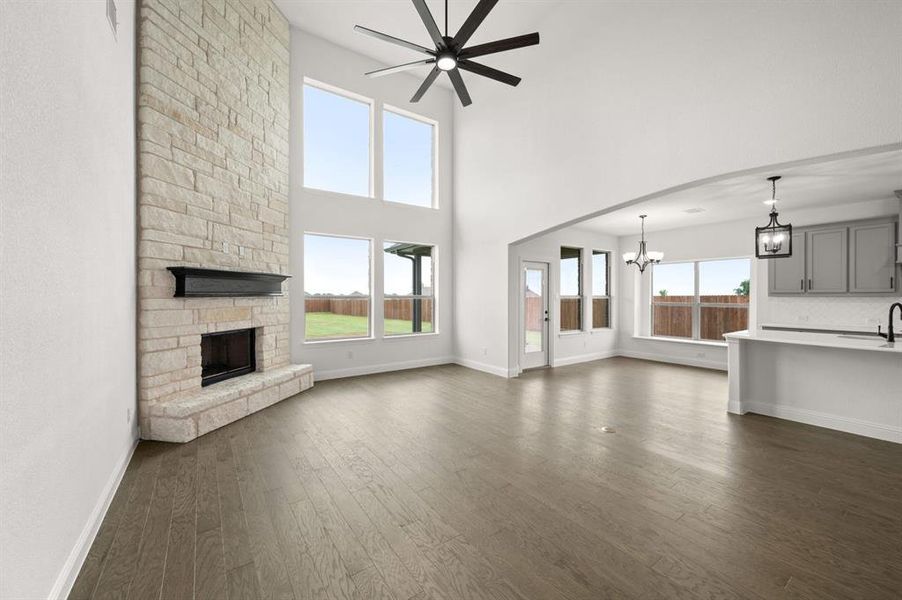 Spacious, unfurnished interior of a new home in Coyote Crossing, Godley (Image 18).