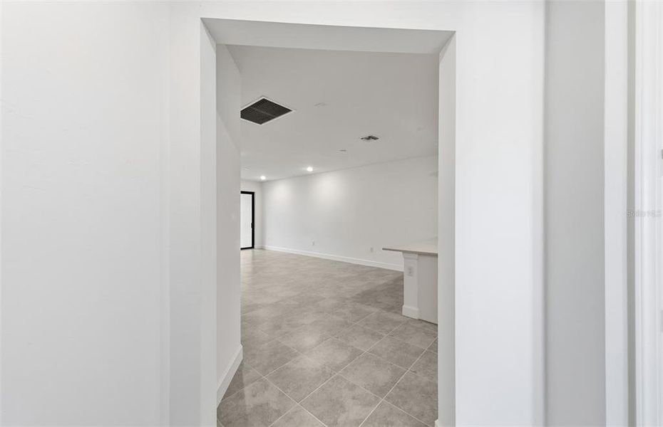 Spacious, unfurnished interior of a new home in Talon Preserve on Palmer Ranch, Nokomis (Image 14). Spacious, unfurnished interior of a new home in Talon Preserve on Palmer Ranch, Nokomis (Image 14).
