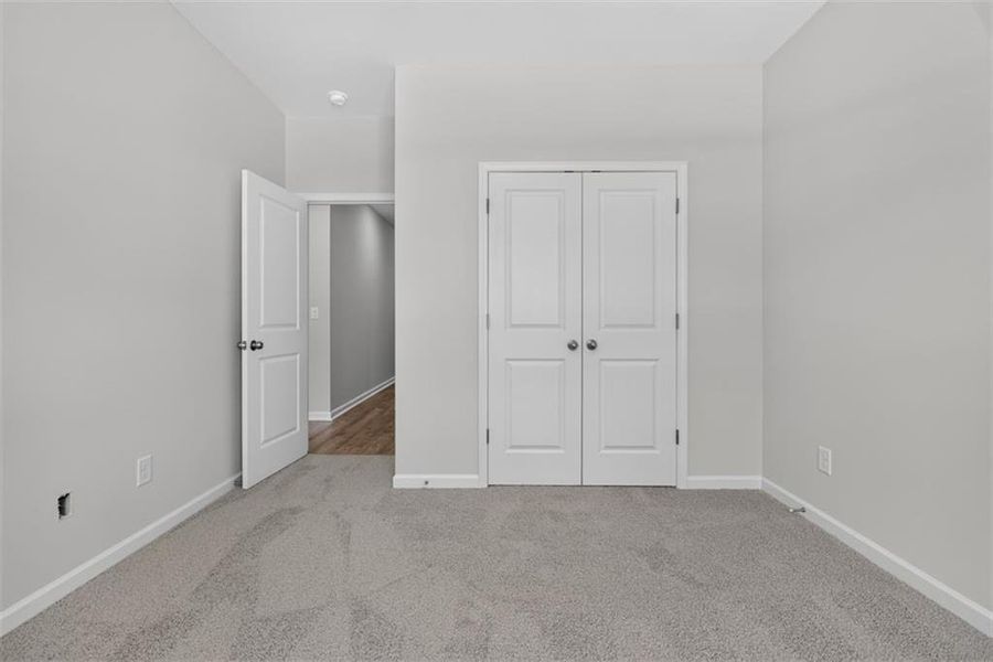 Spacious, unfurnished interior of a new home in , Athens (Image 29).