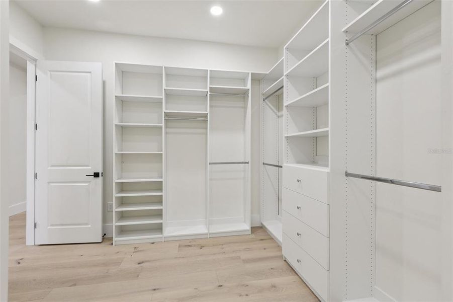 Furnished interior view inside a new home in , Lutz (Image 10).