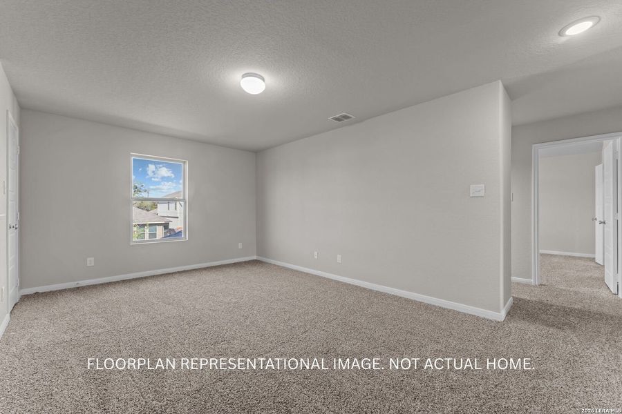 Spacious, unfurnished interior of a new home in Verano Farms, San Antonio (Image 13).
