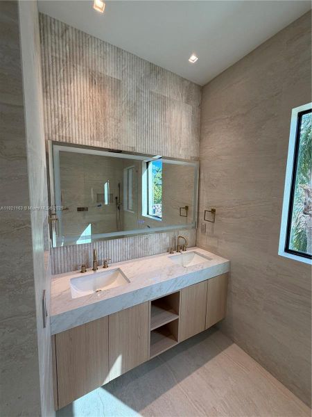 Furnished interior view inside a new home in , Hollywood (Image 42).