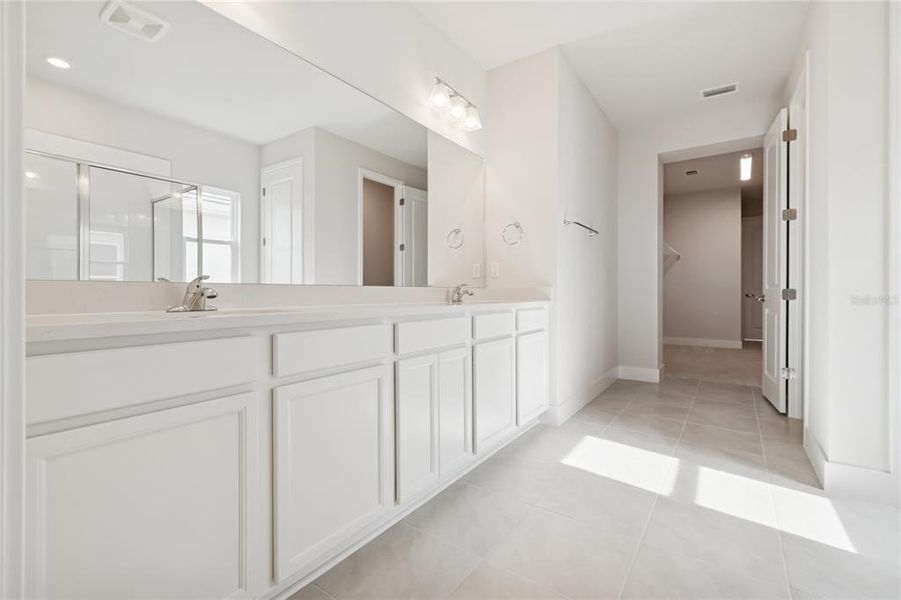 Furnished interior view inside a new home in Vistera of Venice – Cottage Series, Nokomis (Image 14).